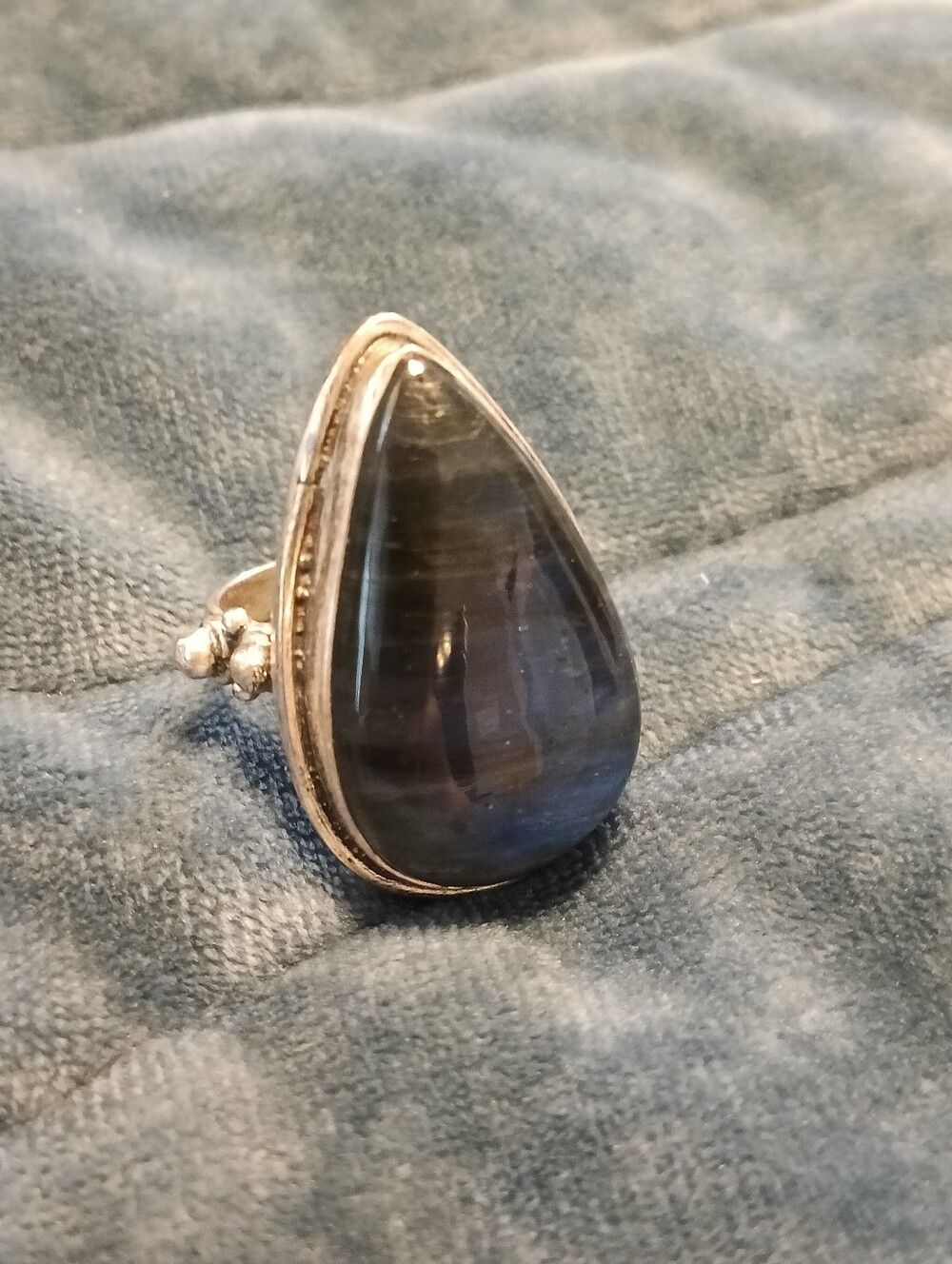 GENUINE LABRADORITE SIZE 8 RING IN 925 STERLING SILVER